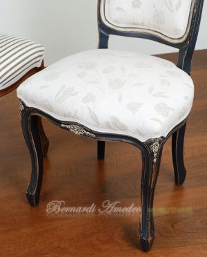 SE09 L2 Two-tone lacquered Parisian chair with upholstered seat and back 03